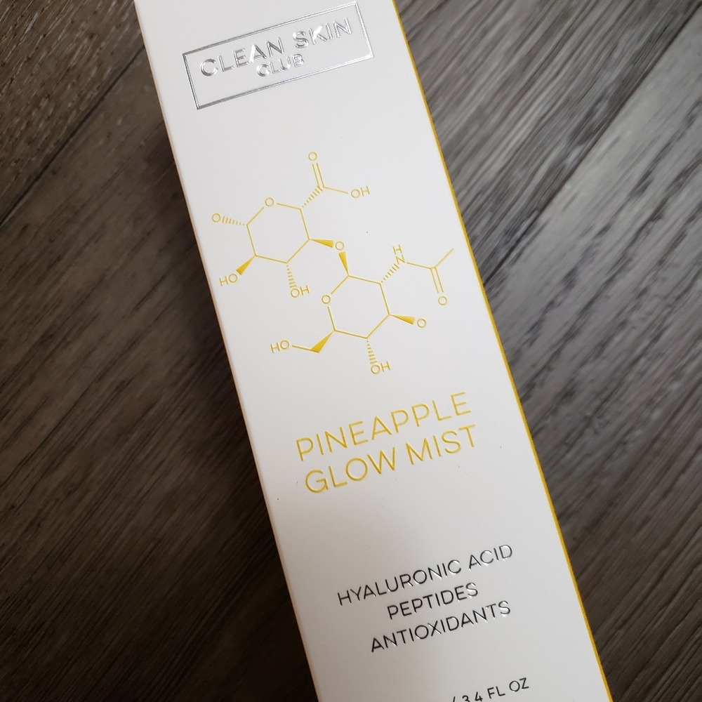 Clean Skin Club Pineapple Glow Mist